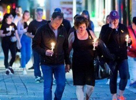 group-at-Candle-Walk